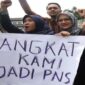 Sujud Syukur Tenaga Honorer Diprioritaskan dalam Formasi CPNS dan PPPK 2023