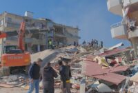 free photo of kota orang orang laki laki kedudukan