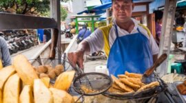 5 Tips Bisnis Kuliner Pinggir Jalan Agar Ramai Pembeli 1