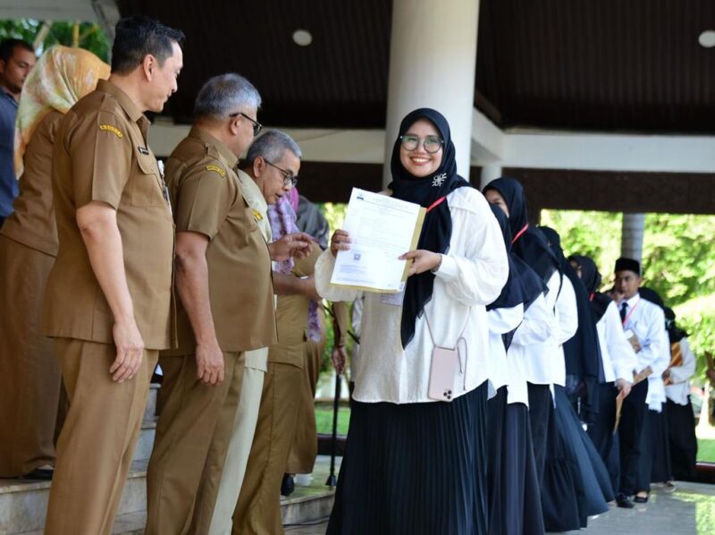 penyerahan sk pppk tenaga kesehatan aceh 43