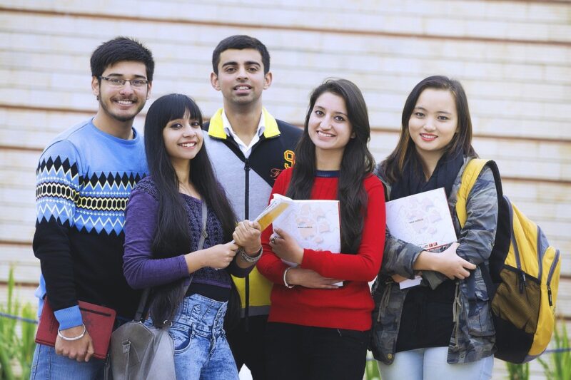 students 7630653 1280