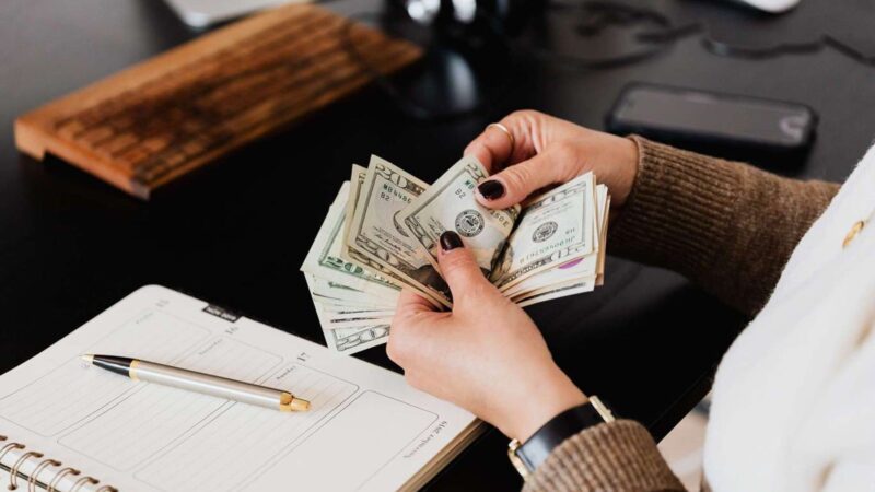 4 Tips Memutar Uang Agar Bisnis Tidak Bangkrut
