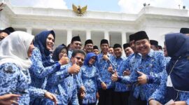 60992285d3401d28ec1fe230 keuntungan menjadi PNS kementerian
