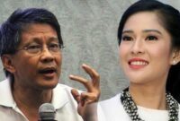 Dian Sastro dan Rocky Gerung