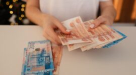 money 6919317 1280