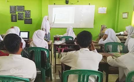 5862 Kurang Efektifnya Pembelajaran dengan Metode Presentasi Kelas