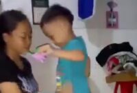 Video Anak Kecil Baju Biru dan Ibunya Viral di Twitter