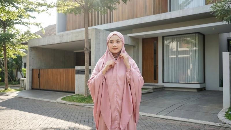 Mukena Pink yang Lagi Viral
