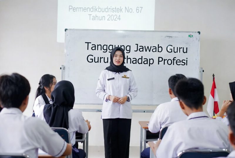 Apa Tanggung Jawab Guru Terhadap Profesi Sesuai Permendikbudristek No. 67 Tahun 2024